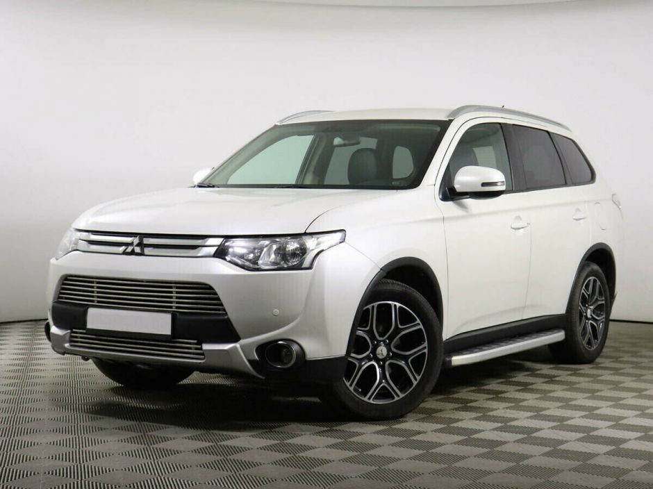 Mitsubishi Outlander, 2.4 л, Вариатор, 2014 фото 3