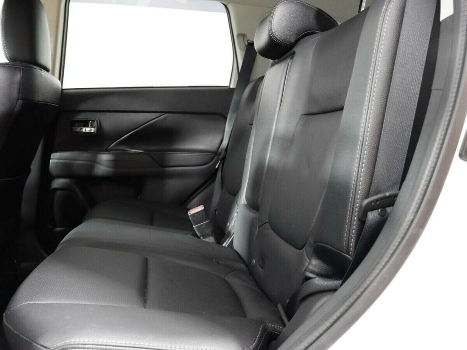 Mitsubishi Outlander, 2.4 л, Вариатор, 2016 фото 8