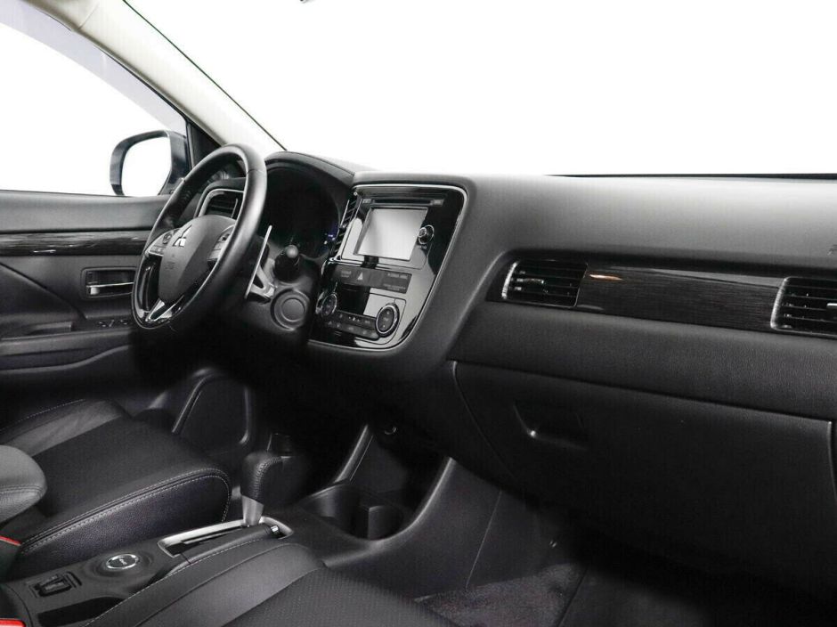 Mitsubishi Outlander, 2.4 л, Вариатор, 2016 фото 9