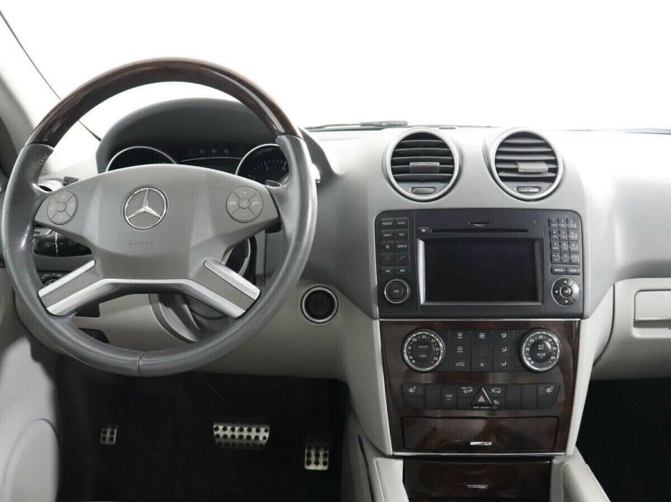 Mercedes-Benz M-Класс ML 350 4MATIC, 3.0 л, АТ, 2011 фото 2