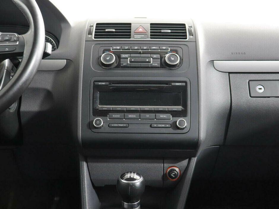 Volkswagen Touran, 1.2 л, МТ, 2011 фото 7
