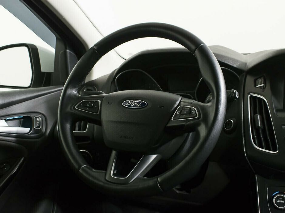 Ford Focus, 1.6 л, Робот, 2015 фото 7