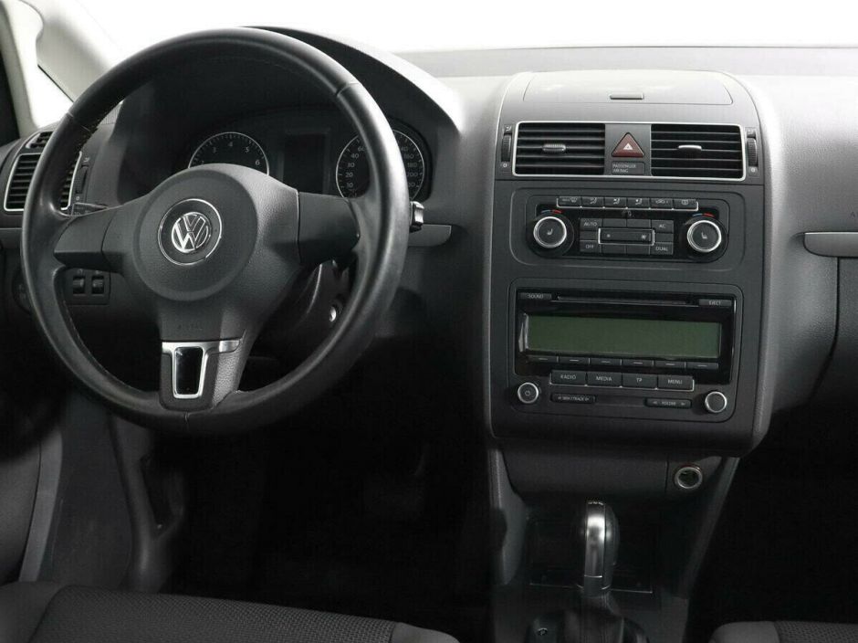 Volkswagen Touran, 1.4 л, Робот, 2011 фото 8