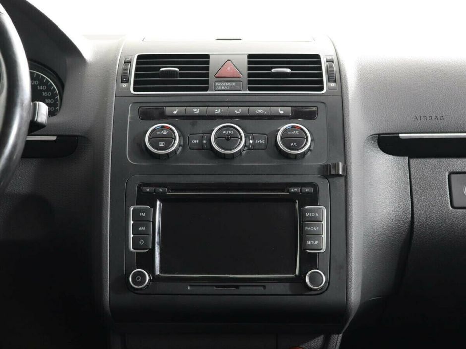 Volkswagen Touran, 1.4 л, Робот, 2012 фото 8