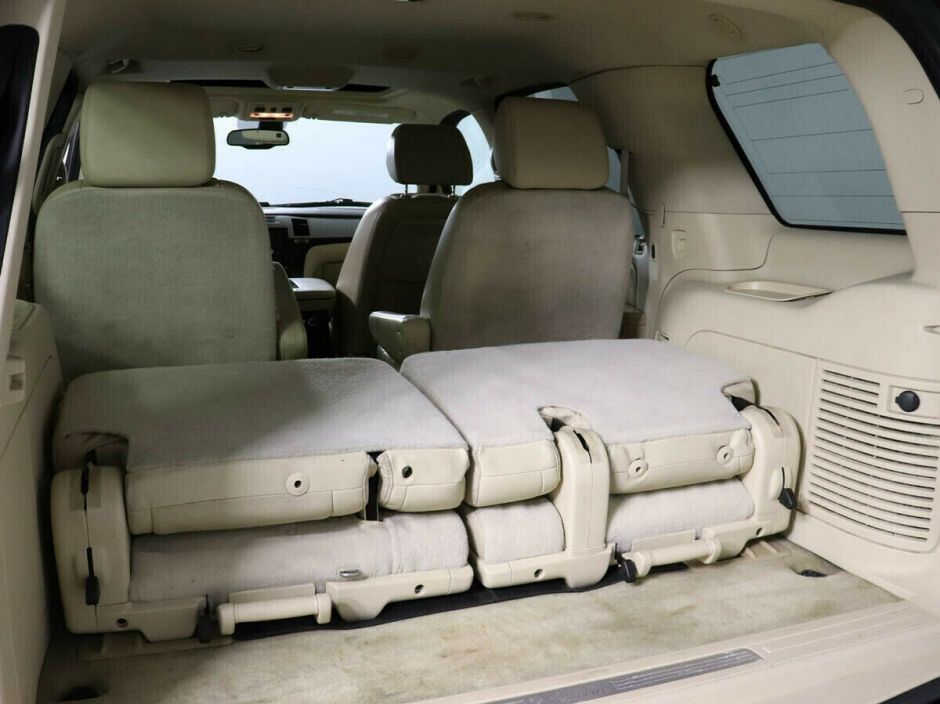 Cadillac Escalade, 6.2 л, АТ, 2010 фото 2