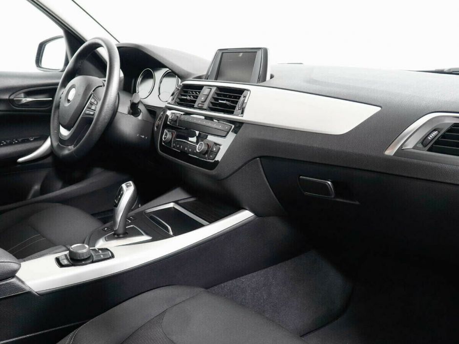 BMW 1 серии, 1.6 л, АТ, 2015 фото 1