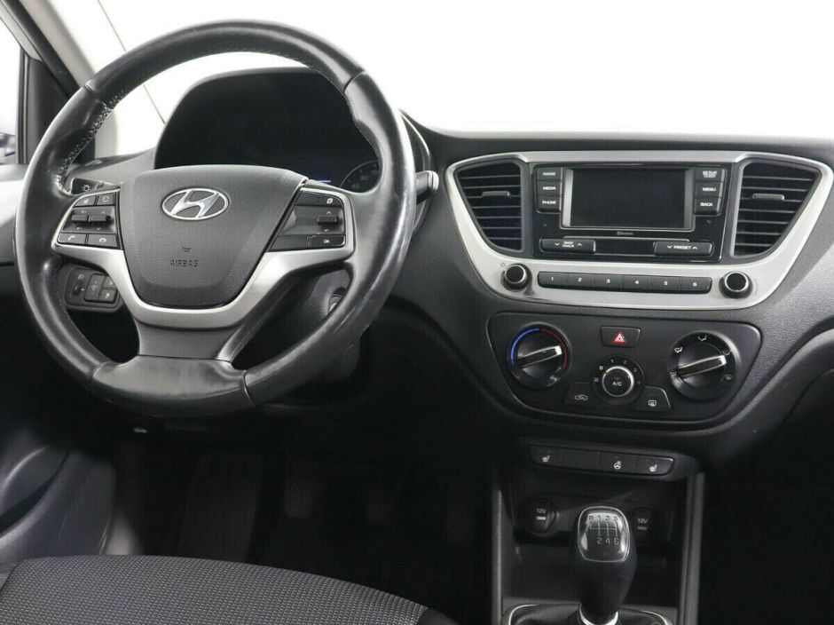 Hyundai Solaris, 1.6 л, МТ, 2018 фото 9