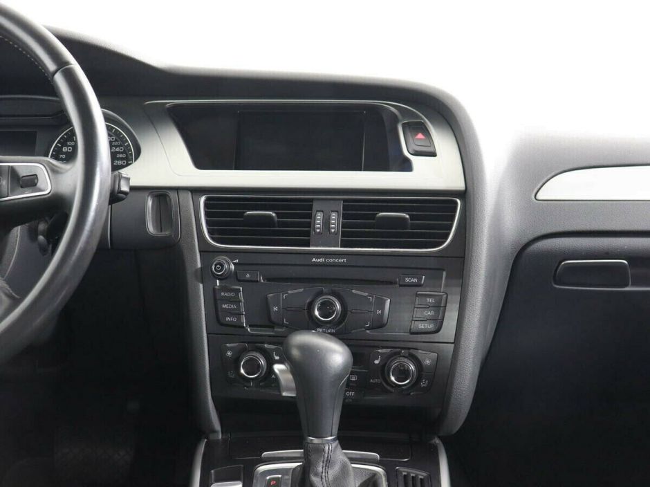 Audi A4, 1.8 л, Вариатор, 2011 фото 1