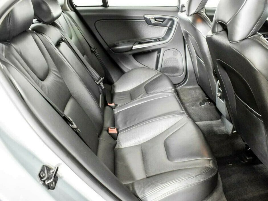 Volvo S60, 1.6 л, Робот, 2013 фото 1