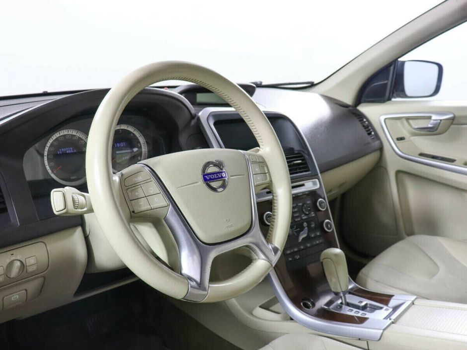 Volvo XC60, 2.4 л, АТ, 2010 фото 7