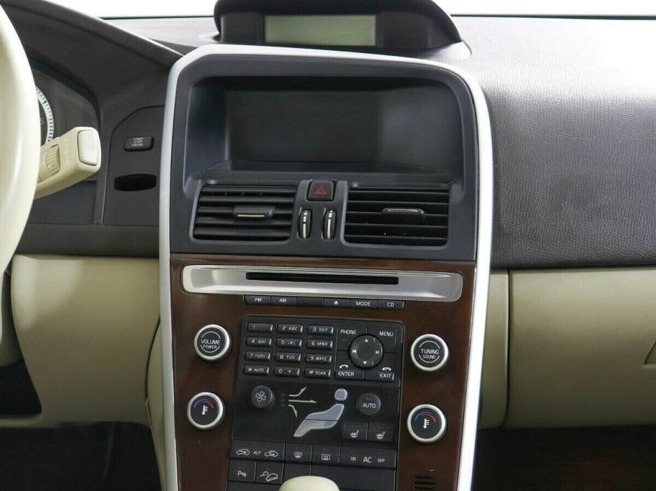 Volvo XC60, 2.4 л, АТ, 2010 фото 2