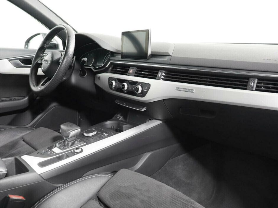 Audi A4, 2.0 л, Робот, 2017 фото 2