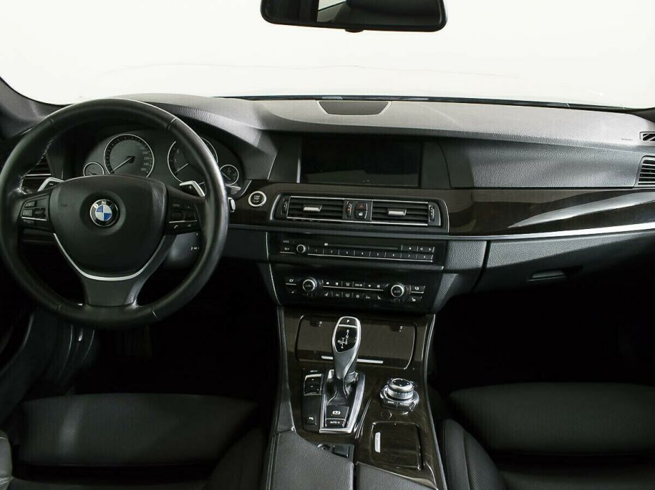 BMW 5 серии, 3.0 л, АТ, 2010 фото 10