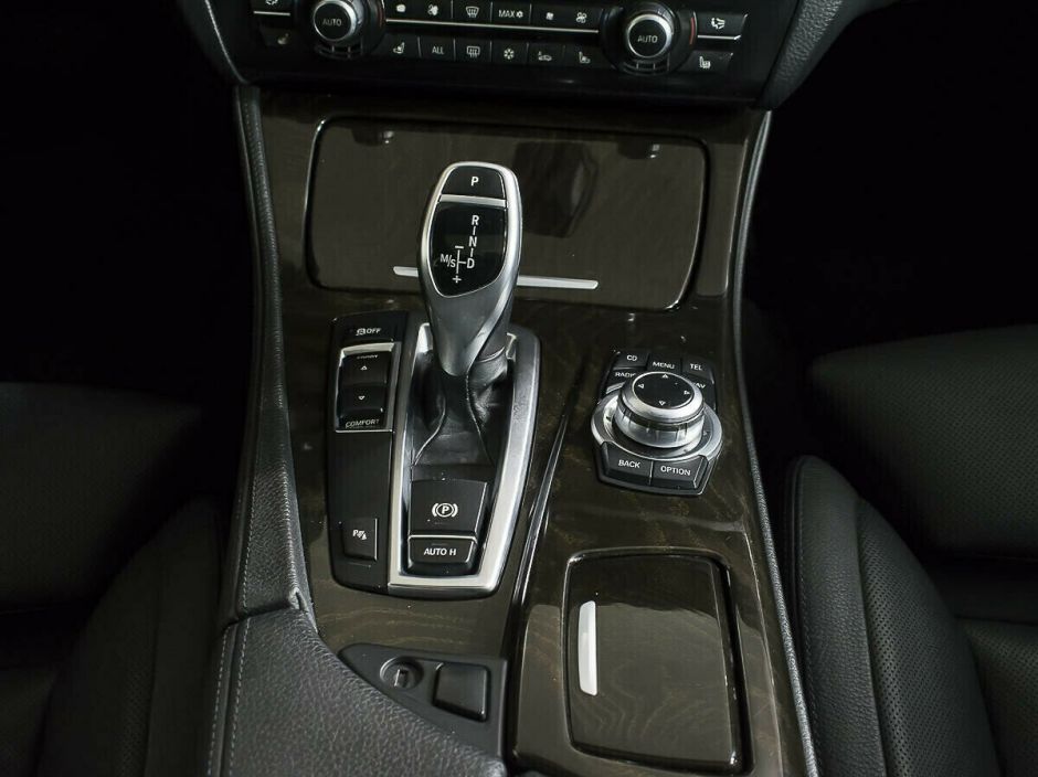 BMW 5 серии, 3.0 л, АТ, 2010 фото 13