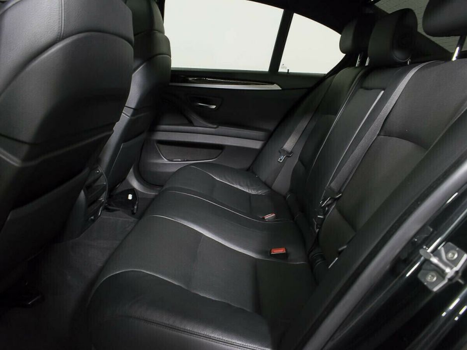 BMW 5 серии, 3.0 л, АТ, 2010 фото 2
