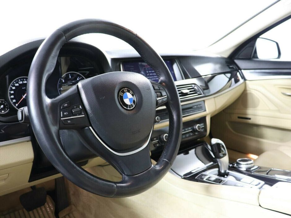 BMW 5 серии, 3.0 л, АТ, 2014 фото 9