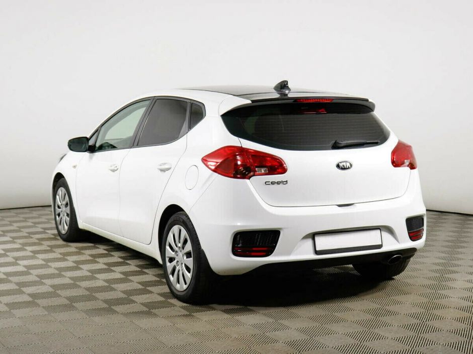 Kia Ceed, 1.6 л, Робот, 2017 фото 4