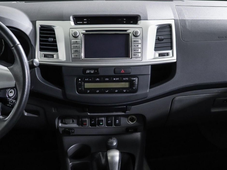 Toyota Hilux, 3.0 л, АТ, 2012 фото 9