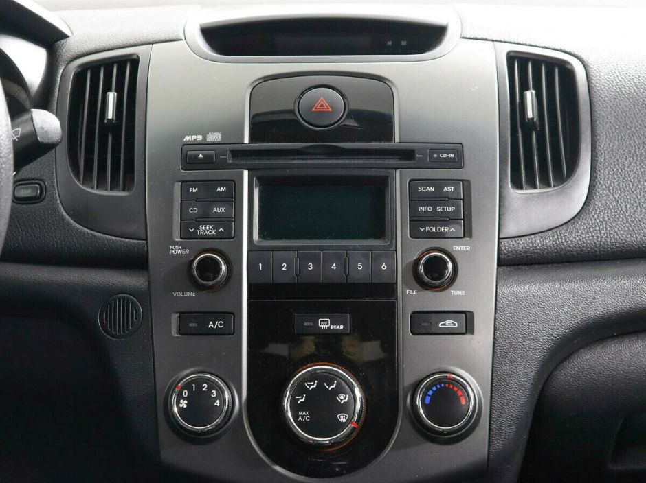 Kia Cerato, 1.6 л, АТ, 2011 фото 1