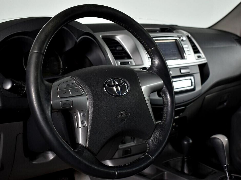 Toyota Hilux, 3.0 л, АТ, 2013 фото 7