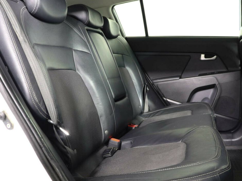 Kia Sportage, 2.0 л, АТ, 2010 фото 2