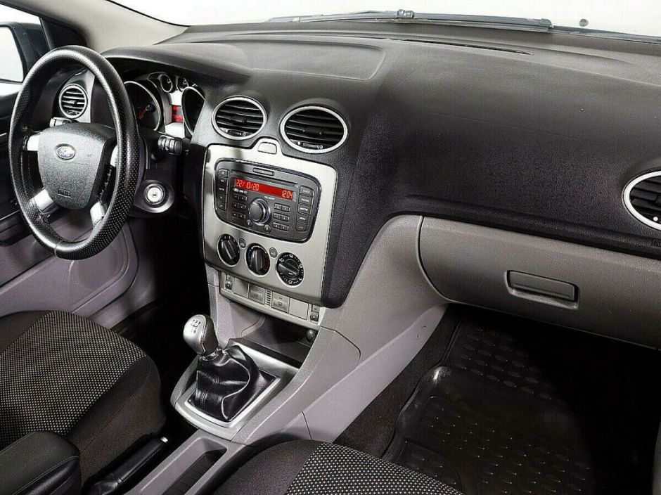 Ford Focus, 1.6 л, МТ, 2010 фото 7