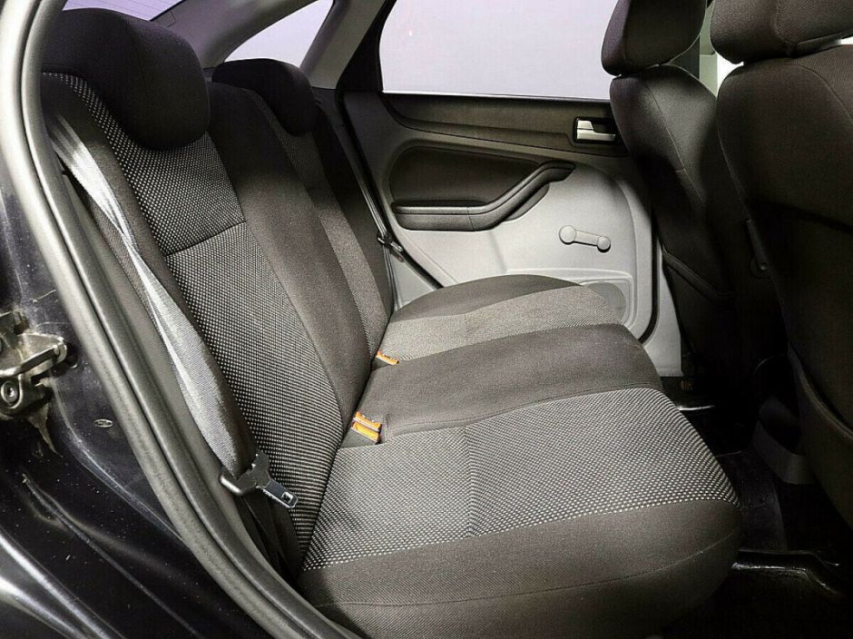 Ford Focus, 1.6 л, МТ, 2010 фото 2