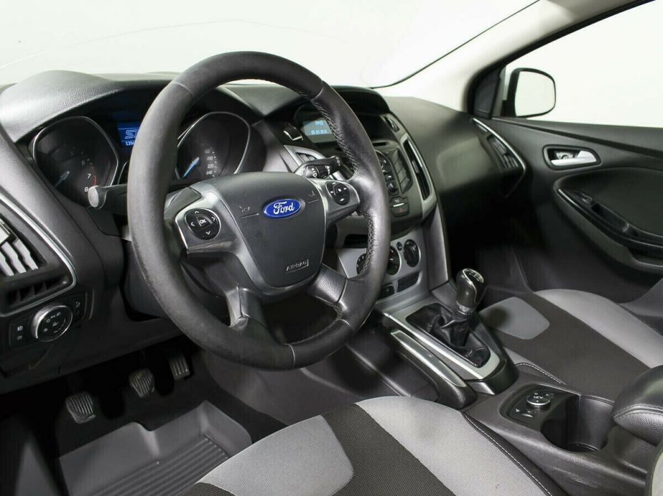 Ford Focus, 1.6 л, МТ, 2013 фото 2