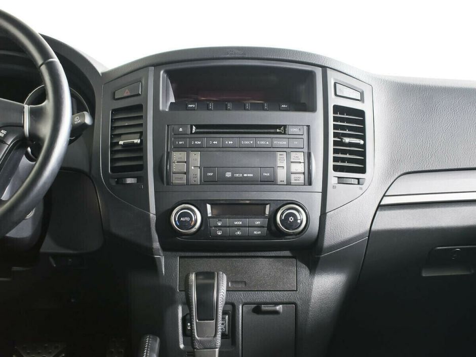Mitsubishi Pajero, 3.0 л, АТ, 2011 фото 10