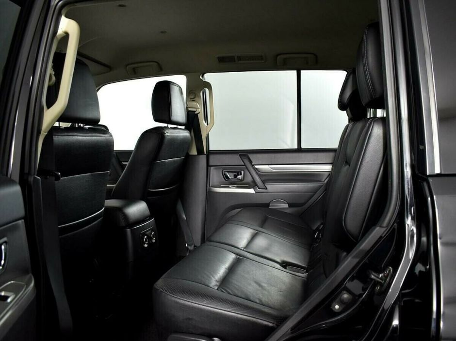 Mitsubishi Pajero, 3.0 л, АТ, 2012 фото 2