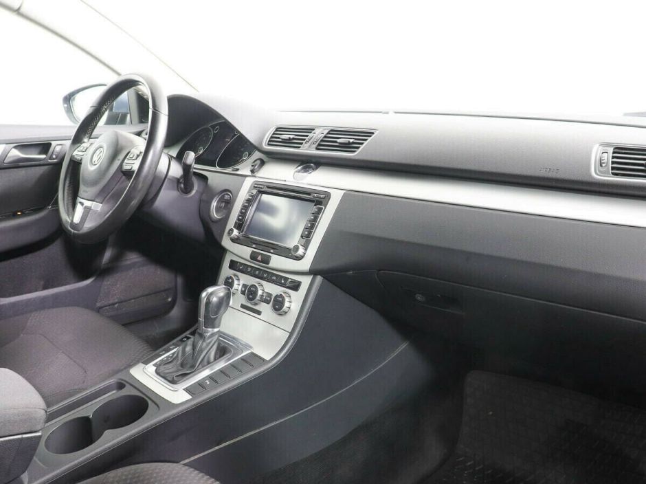 Volkswagen Passat, 1.4 л, Робот, 2012 фото 8