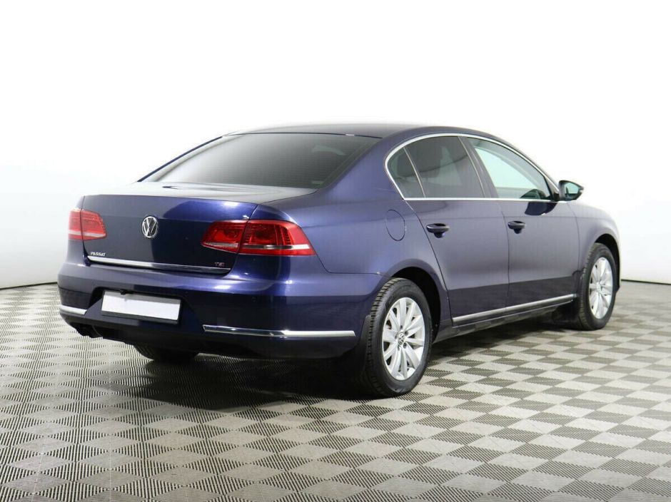 Volkswagen Passat, 1.8 л, Робот, 2013 фото 6