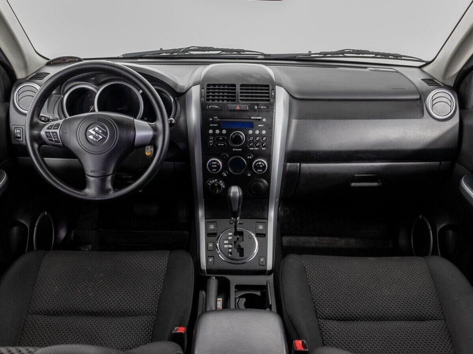 Suzuki Grand Vitara, 2.0 л, АТ, 2010 фото 2