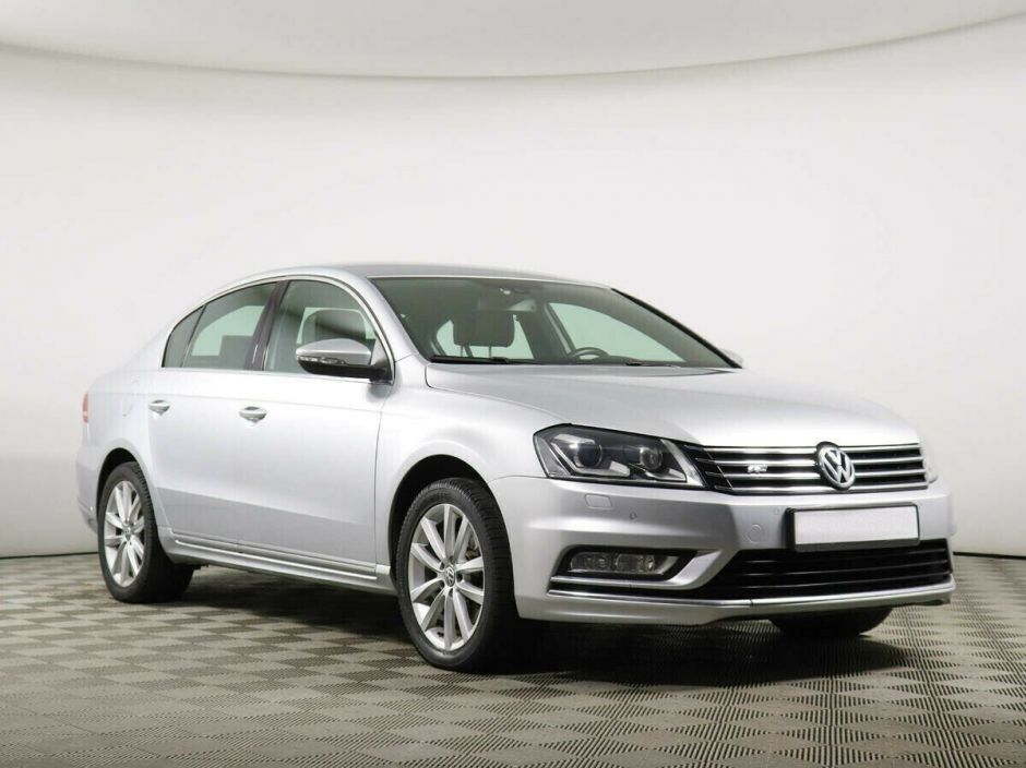 Volkswagen Passat, 1.8 л, Робот, 2012 фото 4