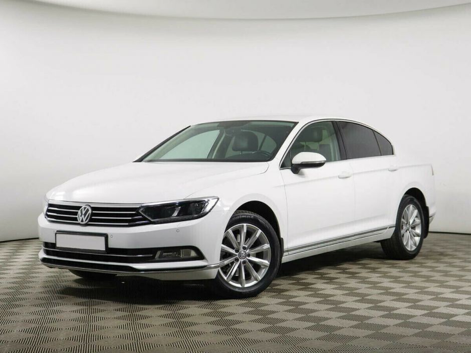 Volkswagen Passat, 1.8 л, Робот, 2017 фото 3