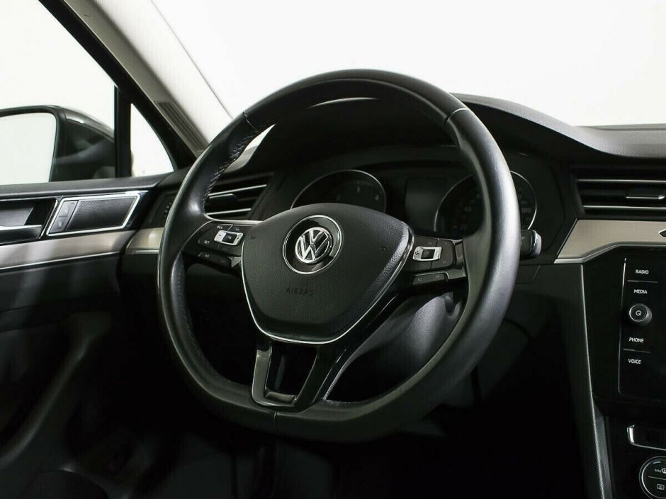 Volkswagen Passat, 2.0 л, Робот, 2017 фото 10