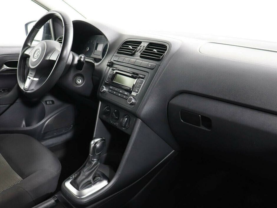 Volkswagen Polo, 1.6 л, АТ, 2012 фото 1