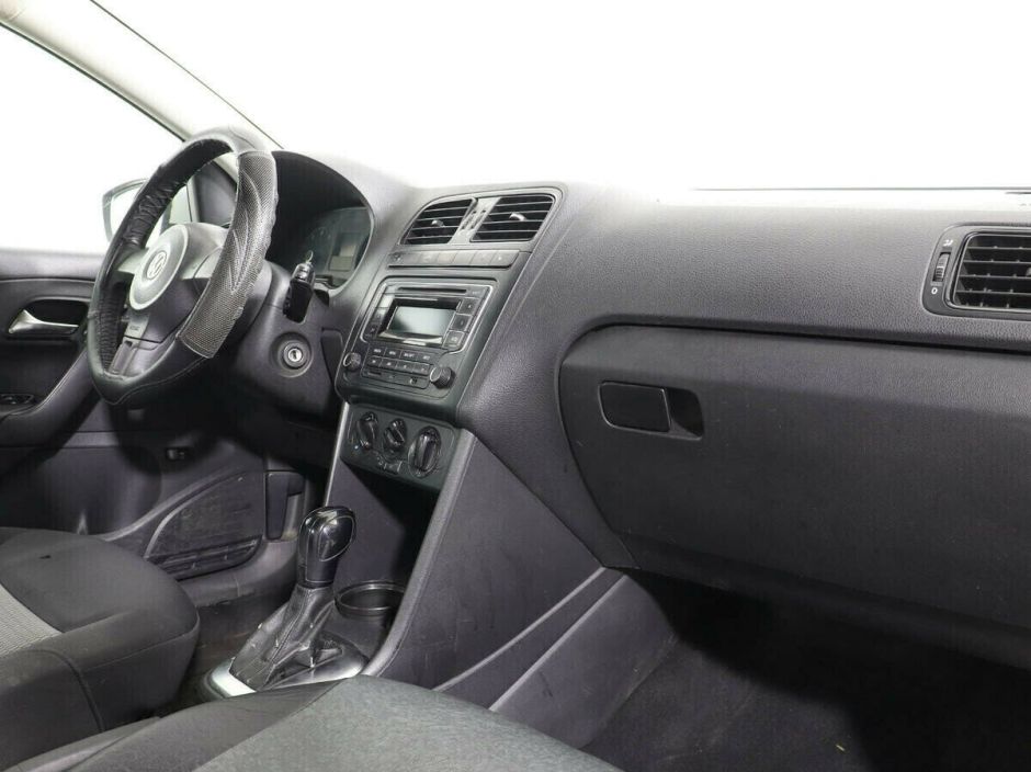 Volkswagen Polo, 1.6 л, АТ, 2012 фото 1
