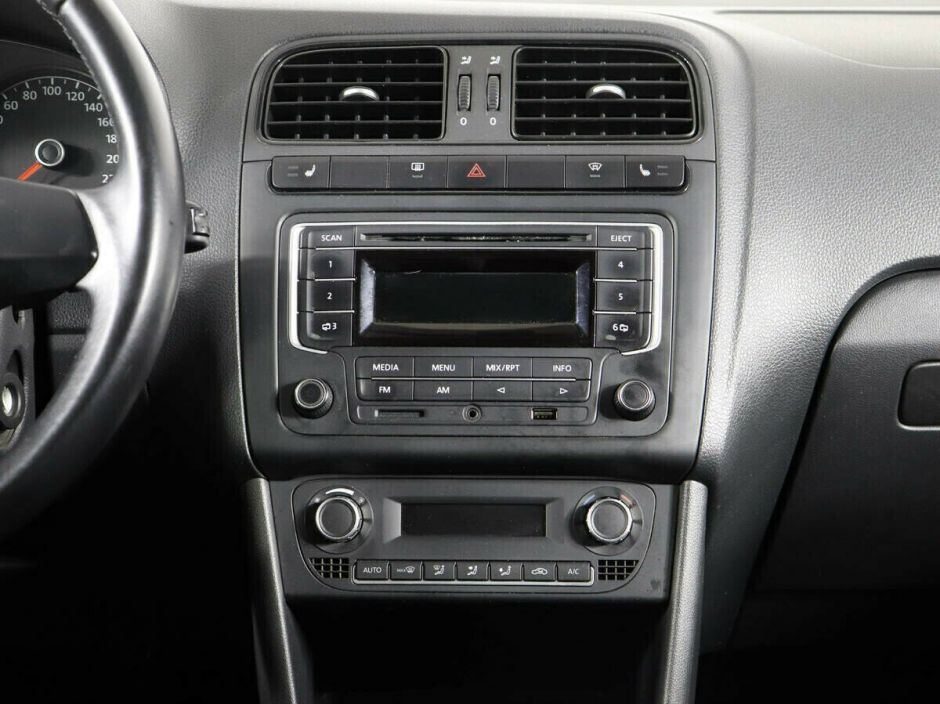 Volkswagen Polo, 1.6 л, МТ, 2012 фото 1