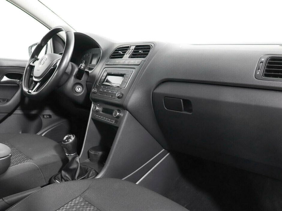 Volkswagen Polo, 1.6 л, МТ, 2016 фото 2