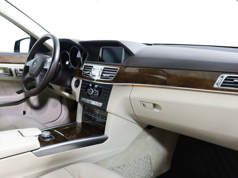 Mercedes-Benz E-Класс, 3.5 л, АТ, 2016 фото 8