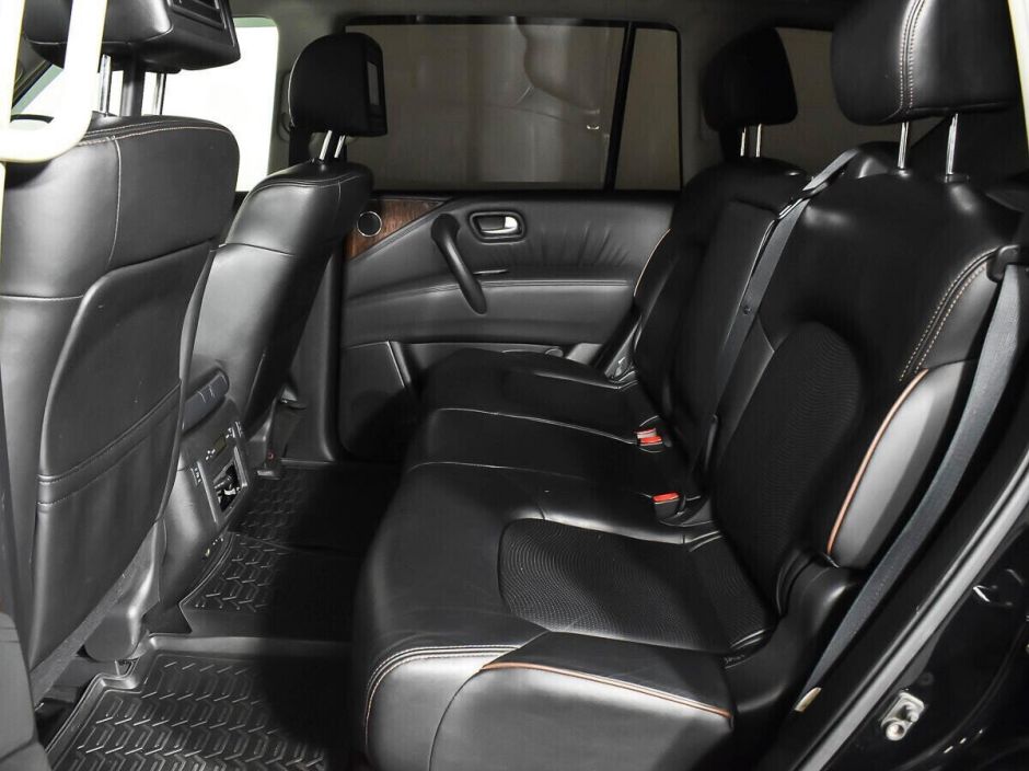 Nissan Patrol, 5.6 л, АТ, 2012 фото 1