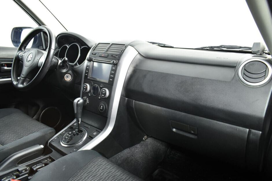 Suzuki Grand Vitara, 2.4 л, АТ, 2012 фото 2