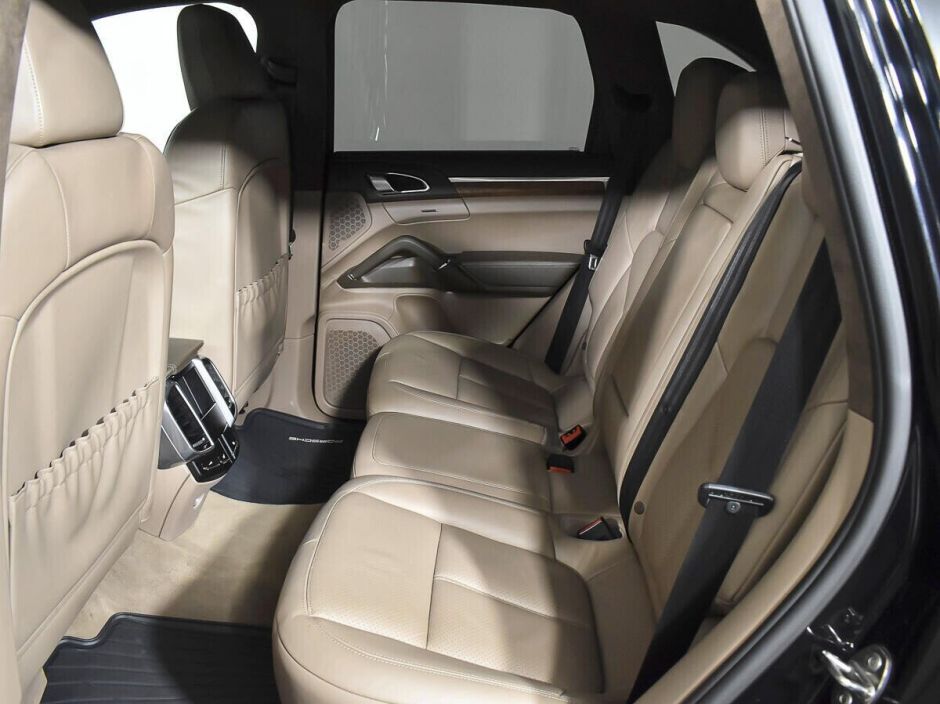 Porsche Cayenne, 3.6 л, АТ, 2011 фото 1