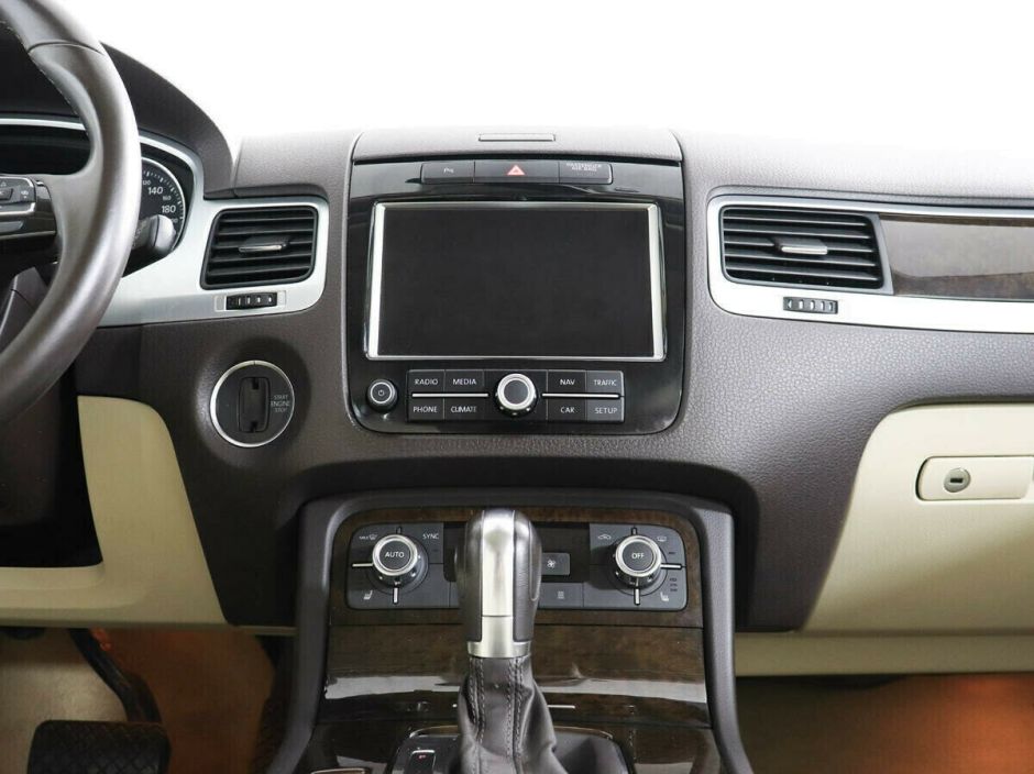Volkswagen Touareg, 3.0 л, АТ, 2012 фото 2