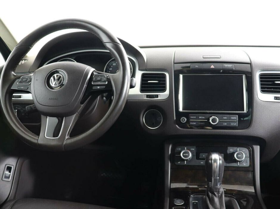 Volkswagen Touareg, 3.0 л, АТ, 2011 фото 10