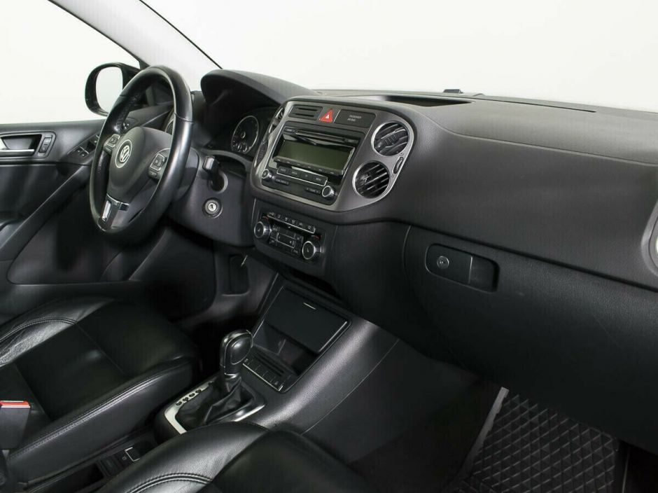 Volkswagen Tiguan, 2.0 л, АТ, 2011 фото 9