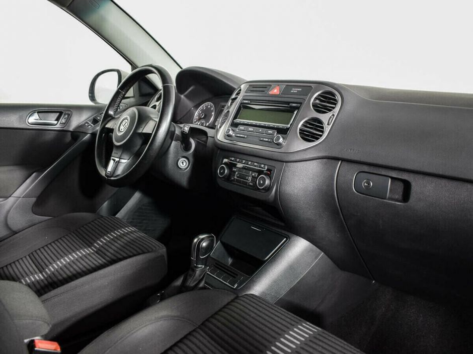 Volkswagen Tiguan, 2.0 л, АТ, 2010 фото 2