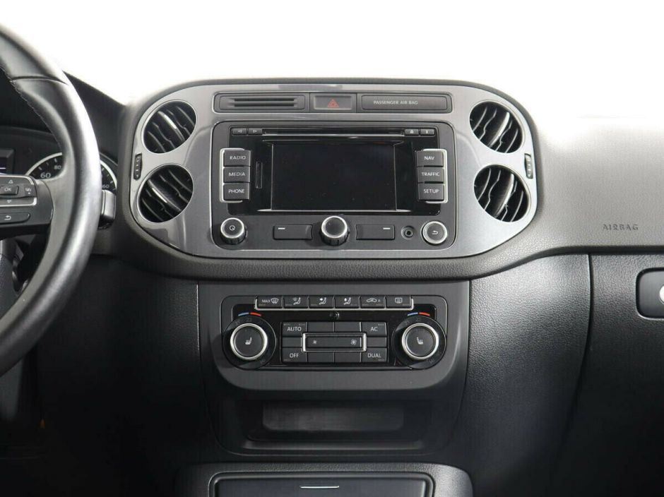 Volkswagen Tiguan, 2.0 л, АТ, 2012 фото 1