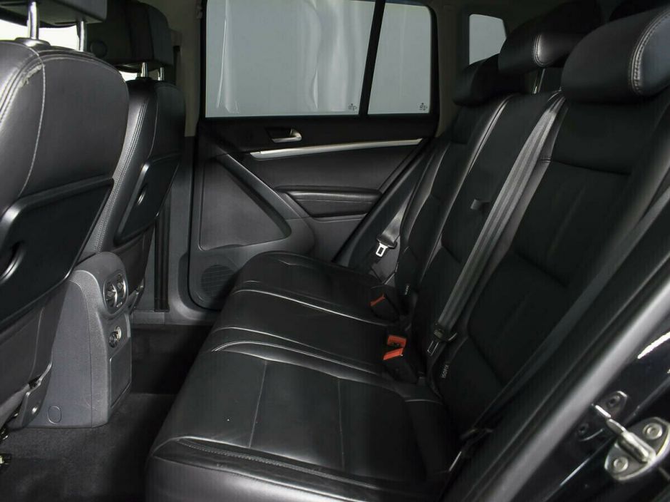 Volkswagen Tiguan, 2.0 л, АТ, 2012 фото 1